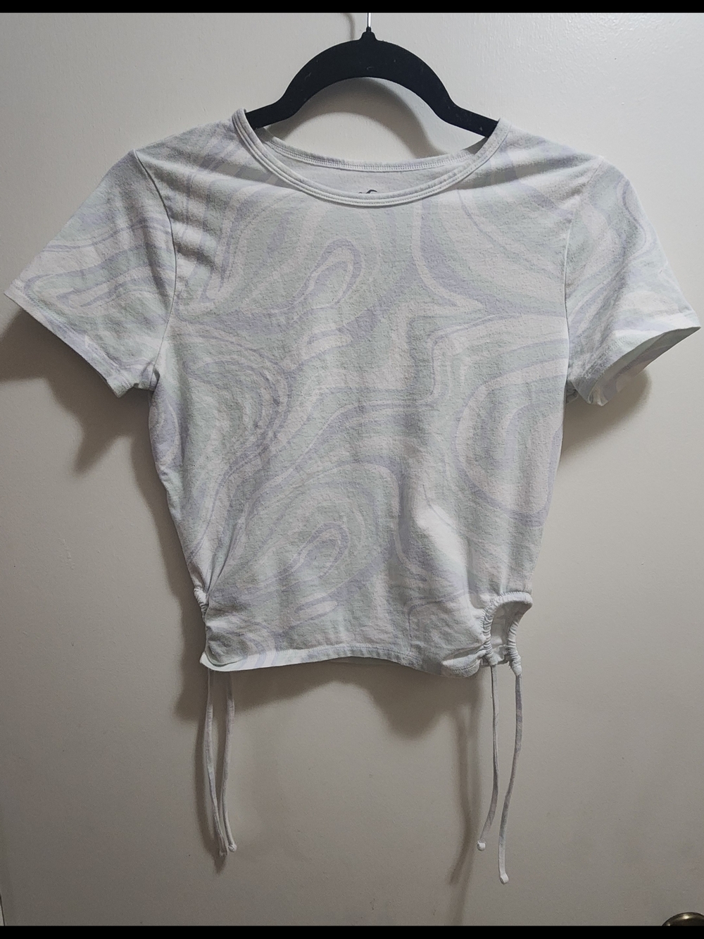 Hollister Marble-Print Short Sleeve Crop Tee - White & Light Lavender